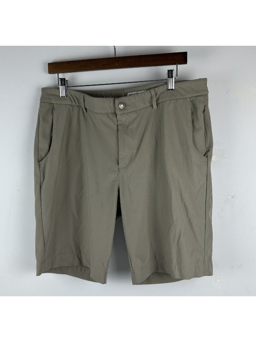 Men's Johnnie-O Prep-Formance Casual Golf Shorts Sz 35 Tan 10”